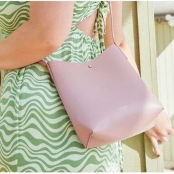 New Samara Cross Body Bucket Bag in Rose Blush Pink Vegan Leather - Picture 2 of 9